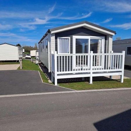 Edwards Holiday Home ブラックプール エクステリア 写真